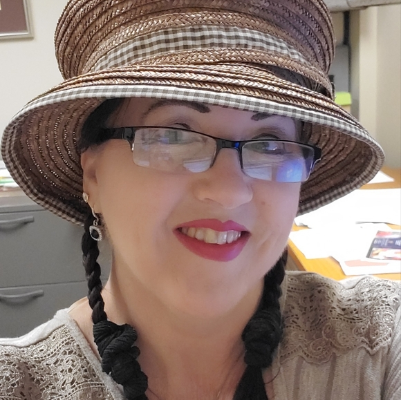 Meet your Posher, Farrell - Picture 2 of 2